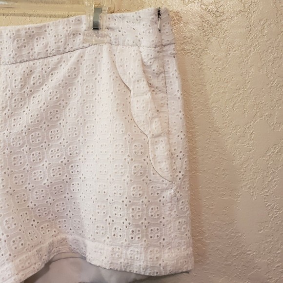 Cynthia Rowley Womens White Eyelet Ruffled Shorts Size 10 - Picture 3 of 10